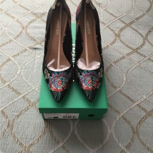 J. Renee Floral Satin Heels (size 10W, 3”)